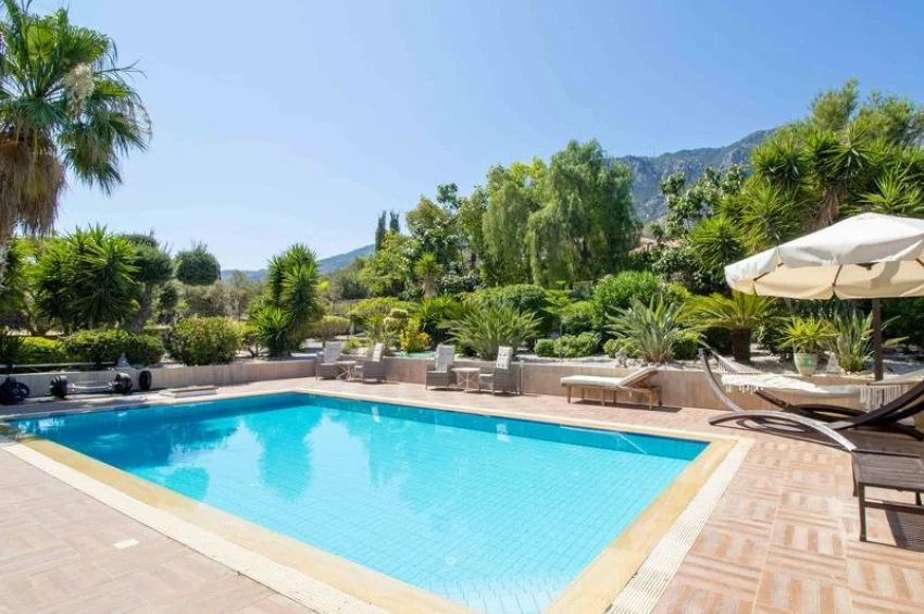 Eksklusiv 3-soveroms villa i Lapta, Kyrenia – din private oase med havs- og fjellutsikt