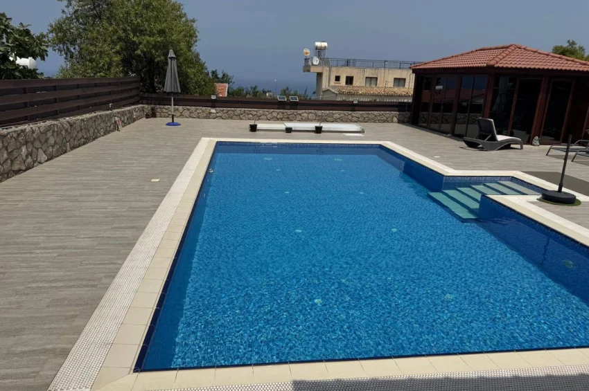 Esentepe'de Havuzlu, Deniz ve Dağ Manzaralı Kusursuz 2/3 Yatak Odalı Bungalov
