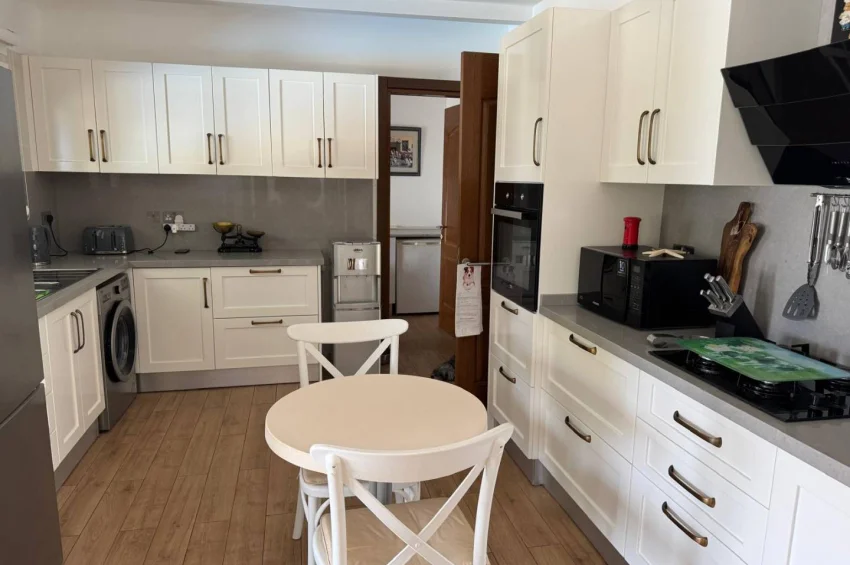 Esentepe'de Havuzlu, Deniz ve Dağ Manzaralı Kusursuz 2/3 Yatak Odalı Bungalov