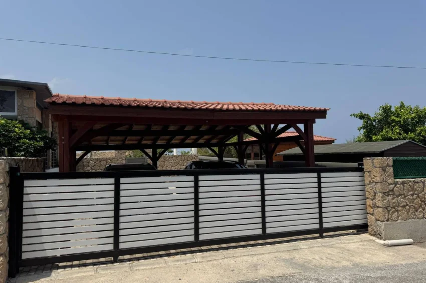 Esentepe'de Havuzlu, Deniz ve Dağ Manzaralı Kusursuz 2/3 Yatak Odalı Bungalov