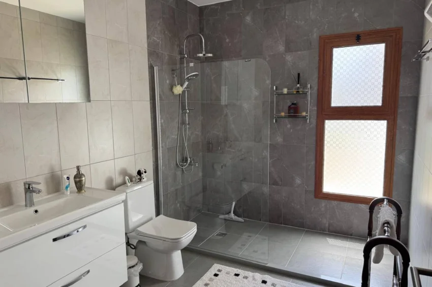 Esentepe'de Havuzlu, Deniz ve Dağ Manzaralı Kusursuz 2/3 Yatak Odalı Bungalov