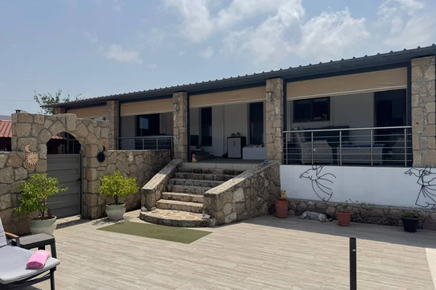 Esentepe'de Havuzlu, Deniz ve Dağ Manzaralı Kusursuz 2/3 Yatak Odalı Bungalov