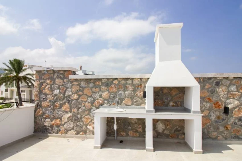 Lyxigt sjönära penthouse i Bahçeli, Kyrenia — Privat takterrass, möblerat, golvvärme