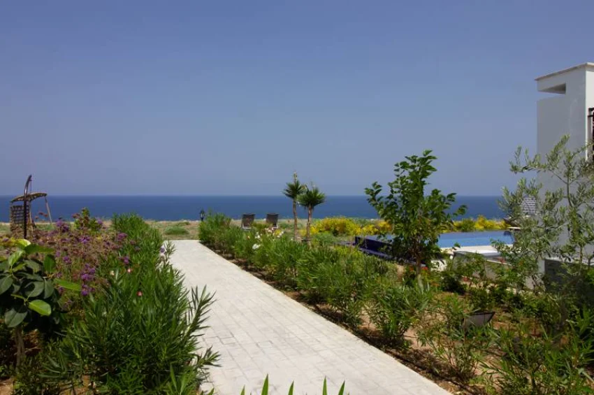 Lyxigt sjönära penthouse i Bahçeli, Kyrenia — Privat takterrass, möblerat, golvvärme