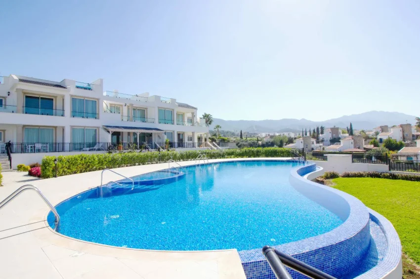 Luksusowy apartament ogrodowy przy samej plaży w Bahçeli, Kyrenia — prywatny basen, umeblowany, ogrzewanie podłogowe