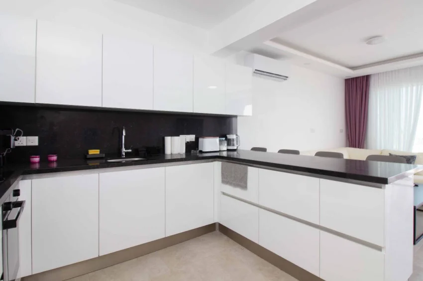 Luksusowy apartament ogrodowy przy samej plaży w Bahçeli, Kyrenia — prywatny basen, umeblowany, ogrzewanie podłogowe