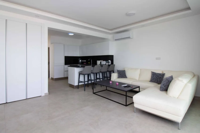 Luksusowy apartament ogrodowy przy samej plaży w Bahçeli, Kyrenia — prywatny basen, umeblowany, ogrzewanie podłogowe