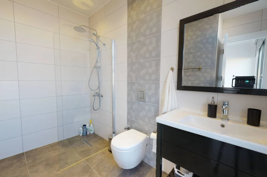 Stilig bungalow i eksklusivt kysttilfluktssted