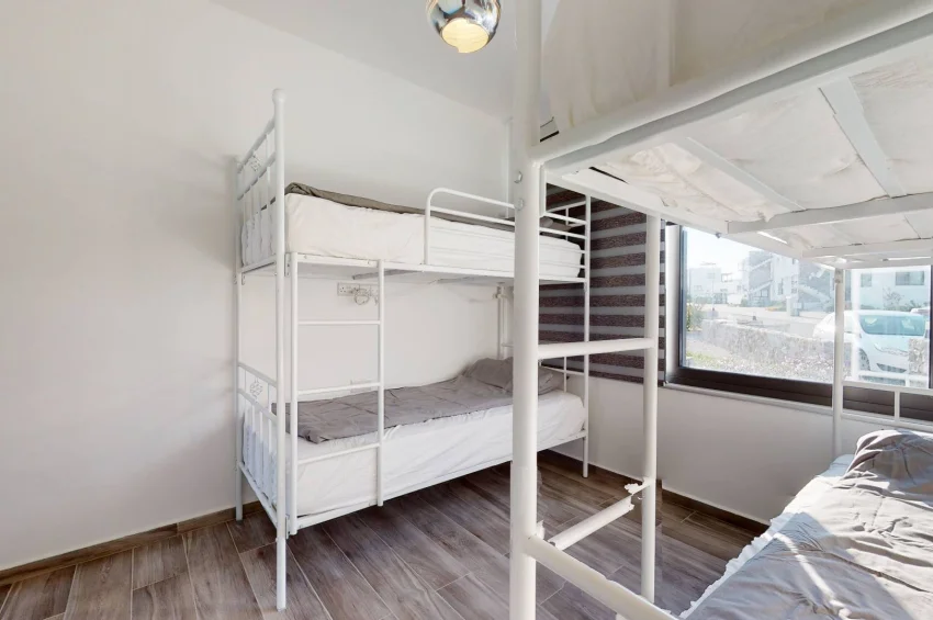 Stilig bungalow i eksklusivt kysttilfluktssted