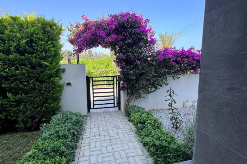 Moderne mediterrane Villa in Çatalköy – Eleganz, Privatsphäre & Smart Living