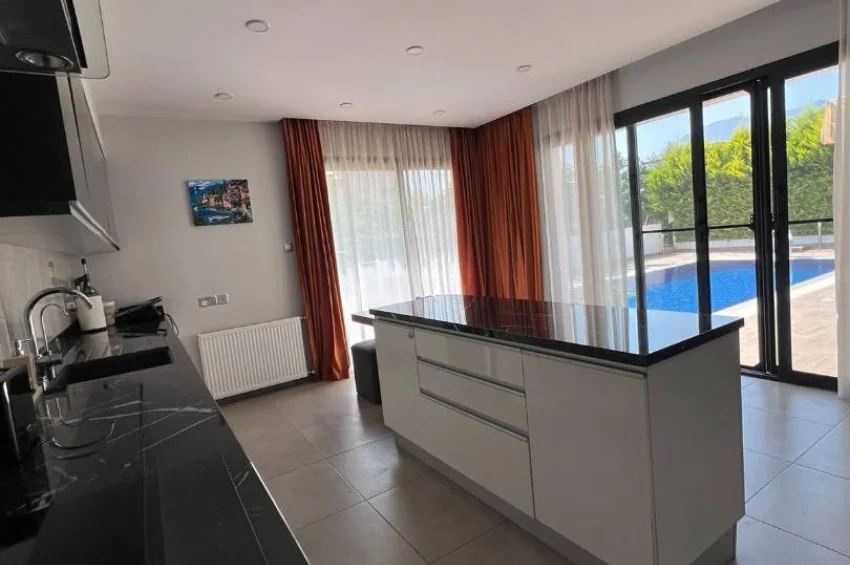 Moderne mediterrane Villa in Çatalköy – Eleganz, Privatsphäre & Smart Living