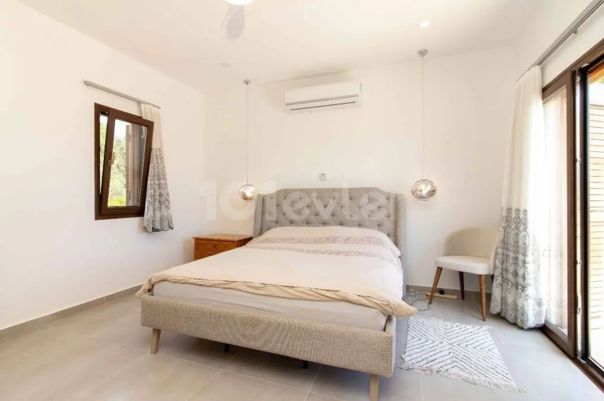 Fully Renovated Traditional Luxury Villa in Lapta – Space, Character & Coastal Living