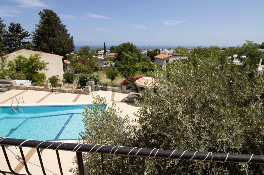 Fully Renovated Traditional Luxury Villa in Lapta – Space, Character & Coastal Living
