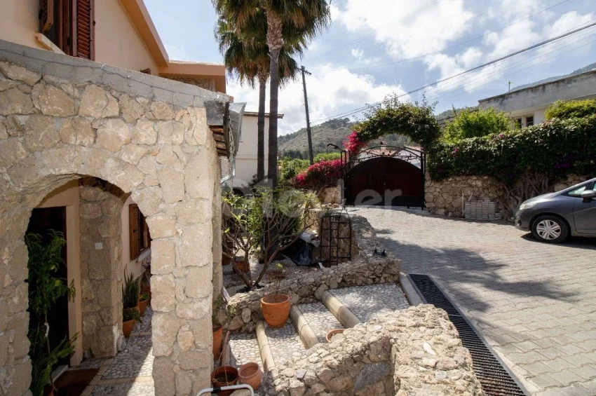 Fully Renovated Traditional Luxury Villa in Lapta – Space, Character & Coastal Living