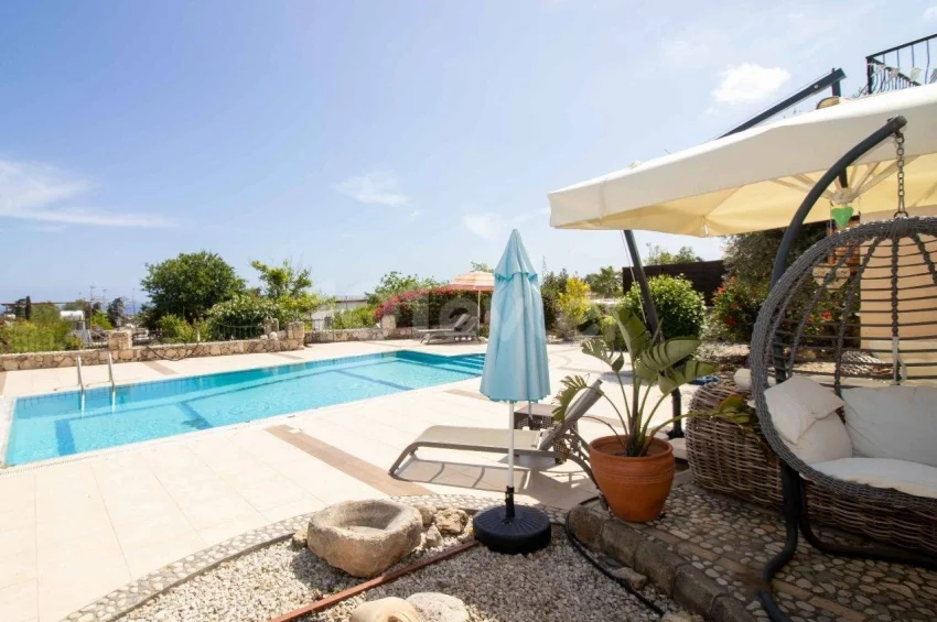 Fully Renovated Traditional Luxury Villa in Lapta – Space, Character & Coastal Living