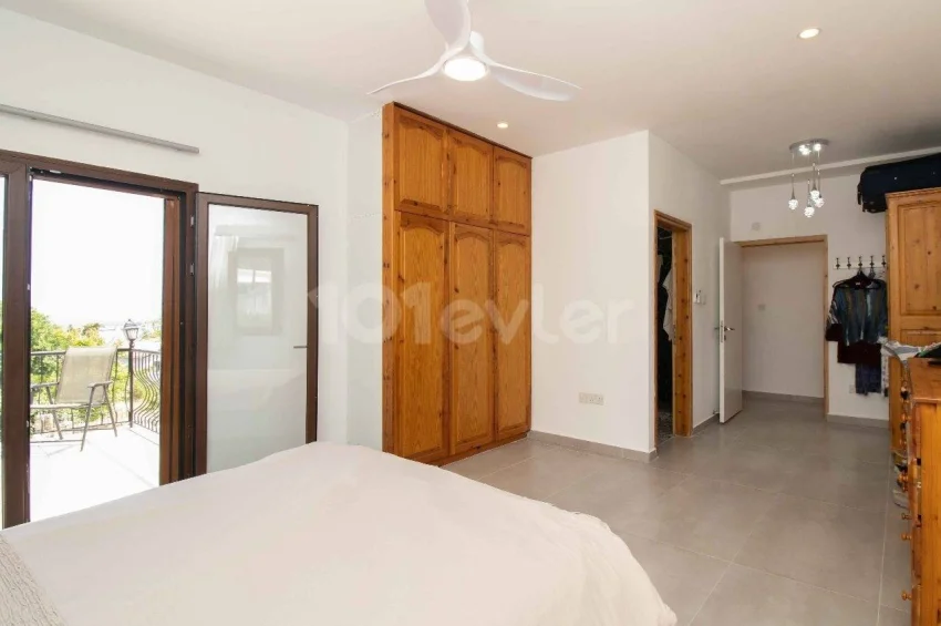 Fully Renovated Traditional Luxury Villa in Lapta – Space, Character & Coastal Living
