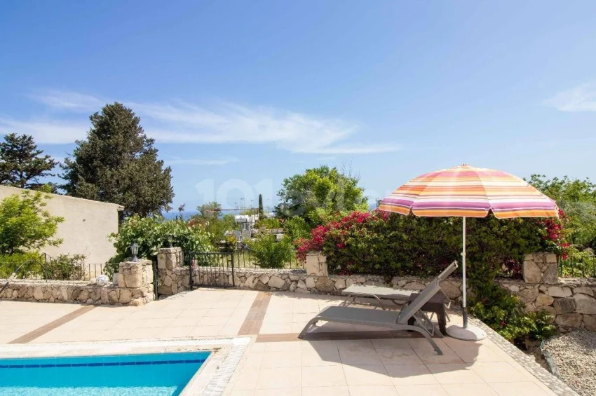 Fully Renovated Traditional Luxury Villa in Lapta – Space, Character & Coastal Living