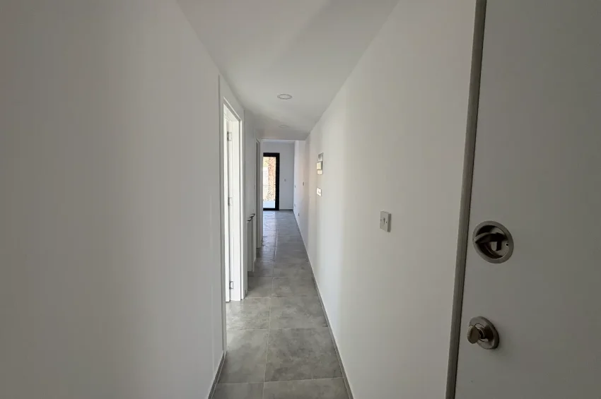 Esentepe'de 1+1 Daire Geniş Teraslı, Havuzlu Sitede Denize Yürüme Mesafesinde