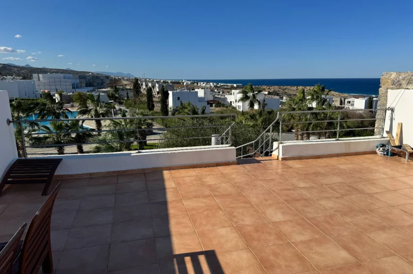 Bahçeli’de Denizden Sadece 250 Metre Mesafede, Özel Çatı Teraslı 2+1 Penthouse