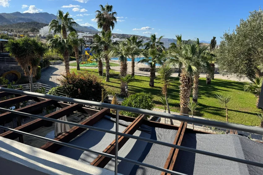 Bahçeli’de Denizden Sadece 250 Metre Mesafede, Özel Çatı Teraslı 2+1 Penthouse