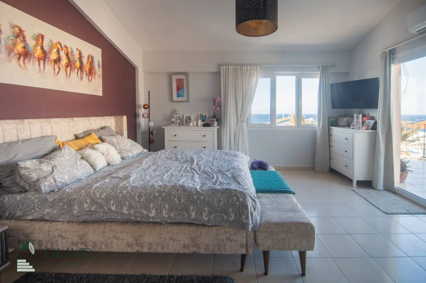 Freistehende Villa an der Küçük-Erenköy-Küstenlinie – Großes Grundstück, privater Pool, Meerblick