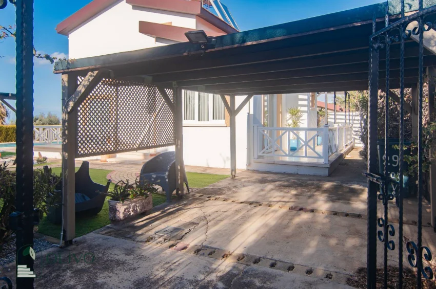 Freistehende Villa an der Küçük-Erenköy-Küstenlinie – Großes Grundstück, privater Pool, Meerblick