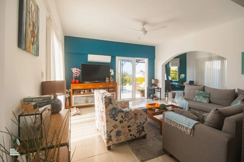 Freistehende Villa an der Küçük-Erenköy-Küstenlinie – Großes Grundstück, privater Pool, Meerblick