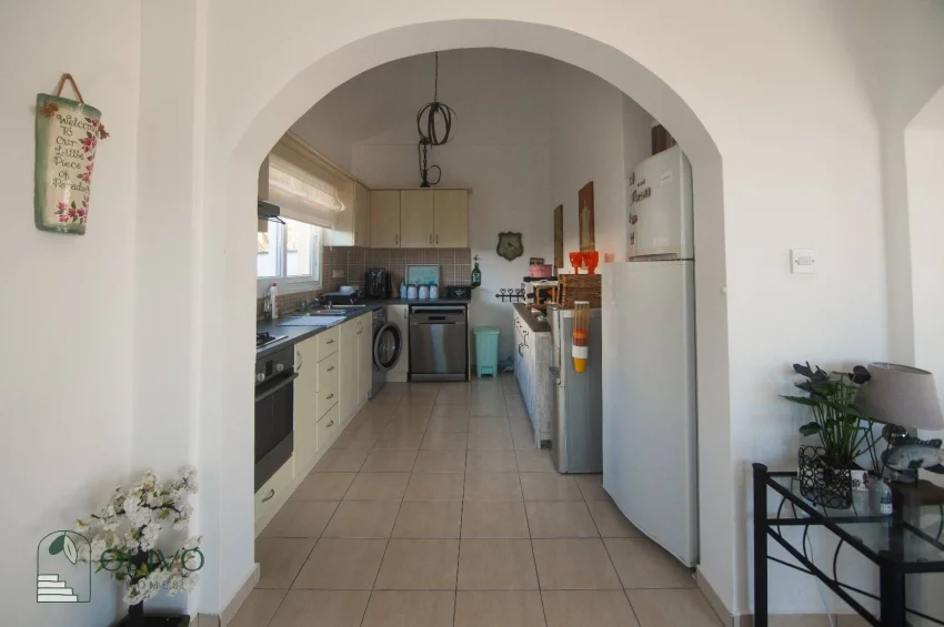 Freistehende Villa an der Küçük-Erenköy-Küstenlinie – Großes Grundstück, privater Pool, Meerblick