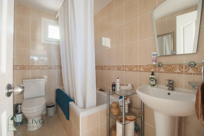 Freistehende Villa an der Küçük-Erenköy-Küstenlinie – Großes Grundstück, privater Pool, Meerblick