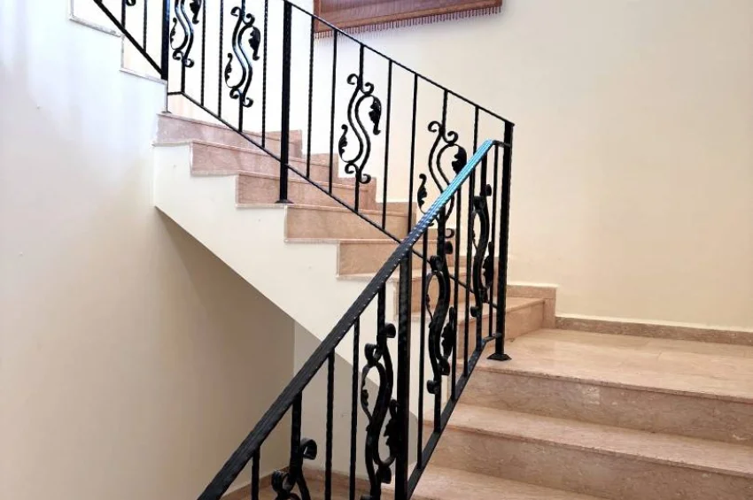 Prestigefylld villa på stor tomt i Ozanköy, Kyrenia – strategiskt läge och stark investeringsgrund