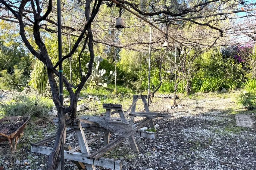 Prestigefylld villa på stor tomt i Ozanköy, Kyrenia – strategiskt läge och stark investeringsgrund