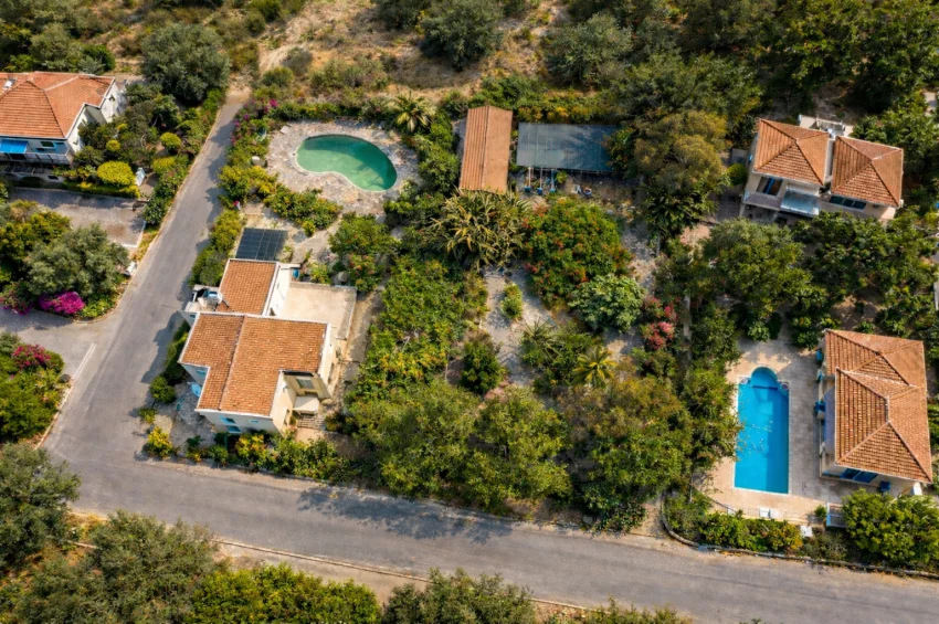 Prestigefylld villa på stor tomt i Ozanköy, Kyrenia – strategiskt läge och stark investeringsgrund