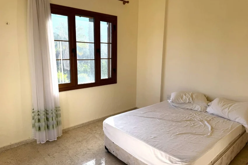 Prestigefylld villa på stor tomt i Ozanköy, Kyrenia – strategiskt läge och stark investeringsgrund