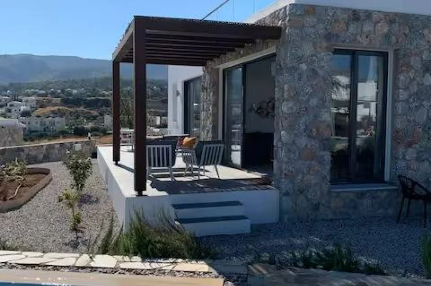 Bungalow mit 3 Schlafzimmer in erster Reihe in Bahçeli – Unverbaubarer Meerblick, 150 Meter zum Strand