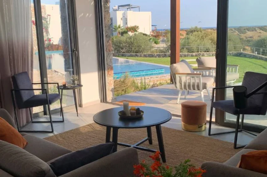 Bungalow mit 3 Schlafzimmer in erster Reihe in Bahçeli – Unverbaubarer Meerblick, 150 Meter zum Strand