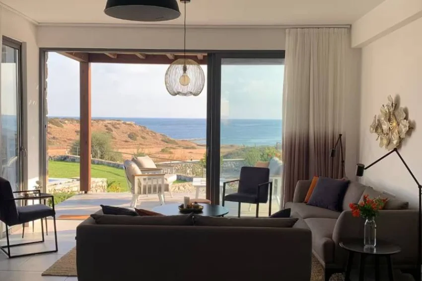 Bungalow mit 3 Schlafzimmer in erster Reihe in Bahçeli – Unverbaubarer Meerblick, 150 Meter zum Strand