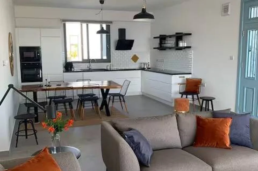 Bungalow mit 3 Schlafzimmer in erster Reihe in Bahçeli – Unverbaubarer Meerblick, 150 Meter zum Strand