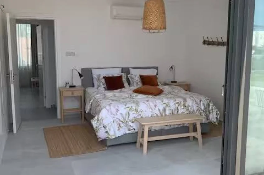 Bungalow mit 3 Schlafzimmer in erster Reihe in Bahçeli – Unverbaubarer Meerblick, 150 Meter zum Strand