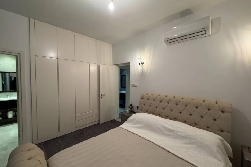 Willa z 3 sypialniami w Küçük Erenköy – duża działka, strefa jacuzzi, 180 metrów do plaży