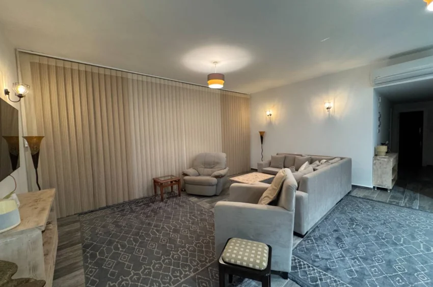 Willa z 3 sypialniami w Küçük Erenköy – duża działka, strefa jacuzzi, 180 metrów do plaży