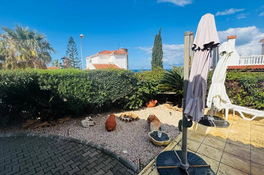 3+1 Villa Bahçeli'de Özel Havuzlu Denize 150m mesafede!