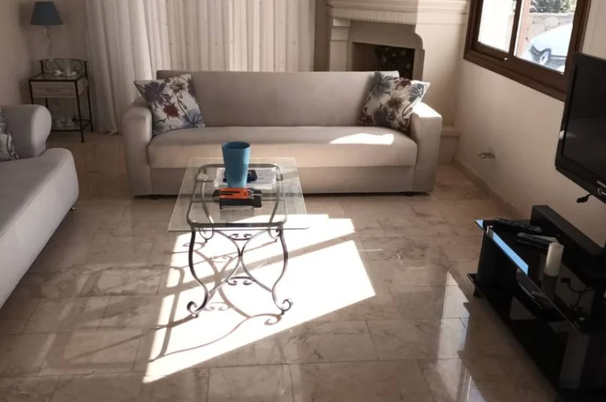 3+1 Villa Bahçeli'de Özel Havuzlu Denize 150m mesafede!