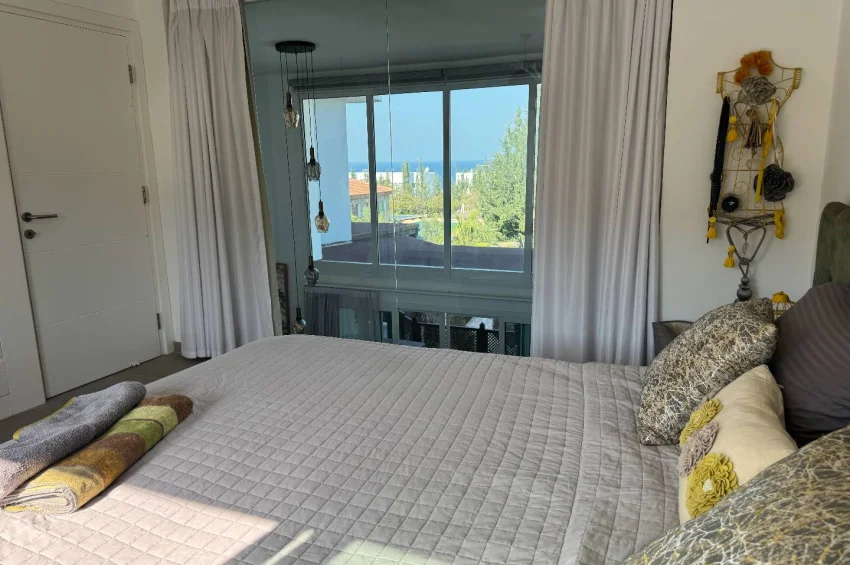 Luksusowy apartament dwupoziomowy 3+2 w Küçük Erenköy z dużym ogrodem, po kompleksowym remoncie