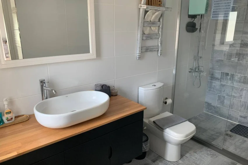 Luksusowy apartament dwupoziomowy 3+2 w Küçük Erenköy z dużym ogrodem, po kompleksowym remoncie