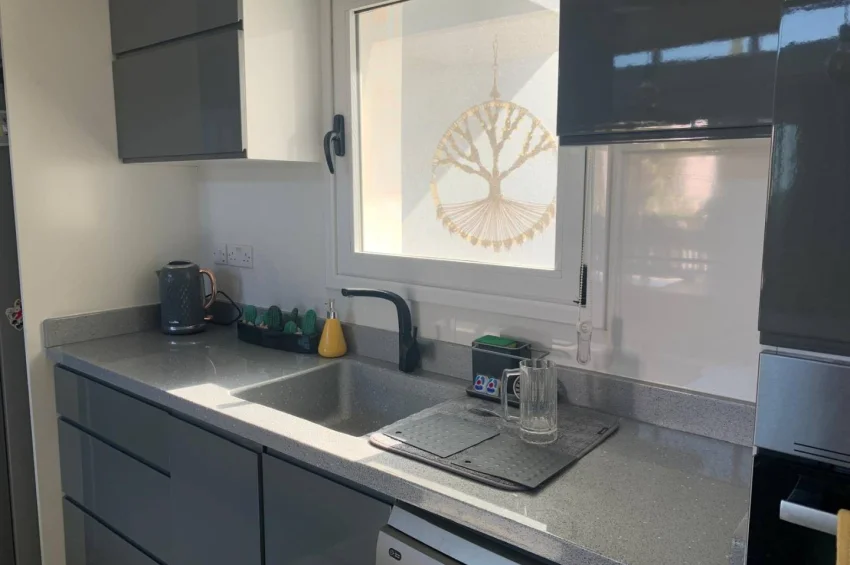 Luksusowy apartament dwupoziomowy 3+2 w Küçük Erenköy z dużym ogrodem, po kompleksowym remoncie