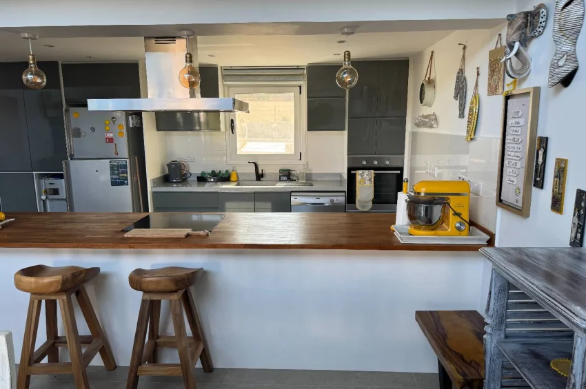 Luksusowy apartament dwupoziomowy 3+2 w Küçük Erenköy z dużym ogrodem, po kompleksowym remoncie