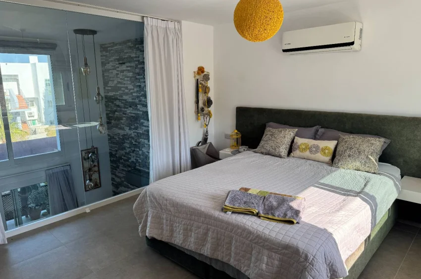 Luksusowy apartament dwupoziomowy 3+2 w Küçük Erenköy z dużym ogrodem, po kompleksowym remoncie