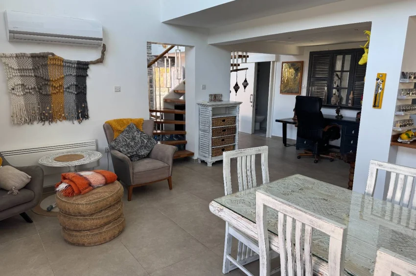 Luksusowy apartament dwupoziomowy 3+2 w Küçük Erenköy z dużym ogrodem, po kompleksowym remoncie