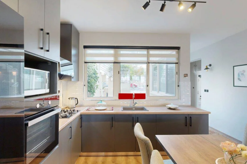 Odnowiony apartament 3 sypialnie na parterze z ogrodem i Turtle Bay Village, Esentepe, z widokiem na morze
