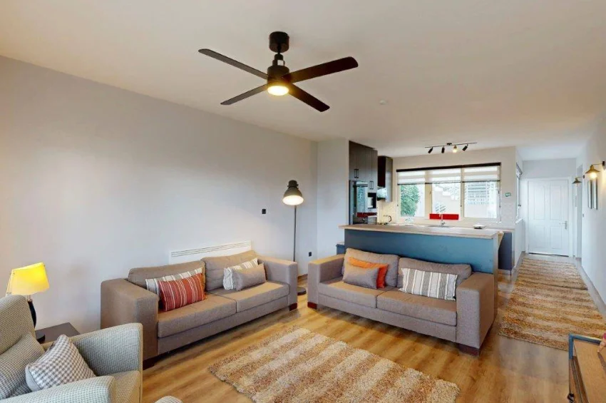 Odnowiony apartament 3 sypialnie na parterze z ogrodem i Turtle Bay Village, Esentepe, z widokiem na morze